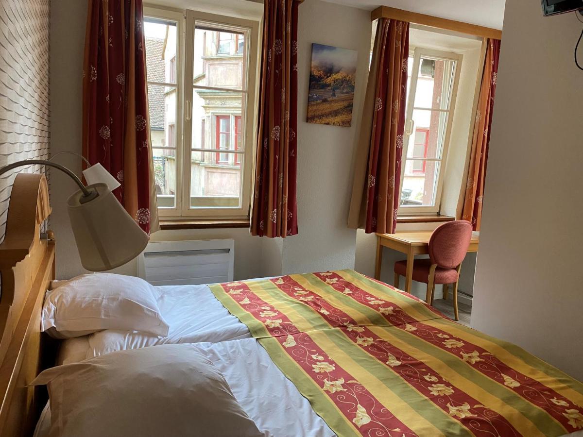 Hotel Au Cerf Riquewihr Esterno foto