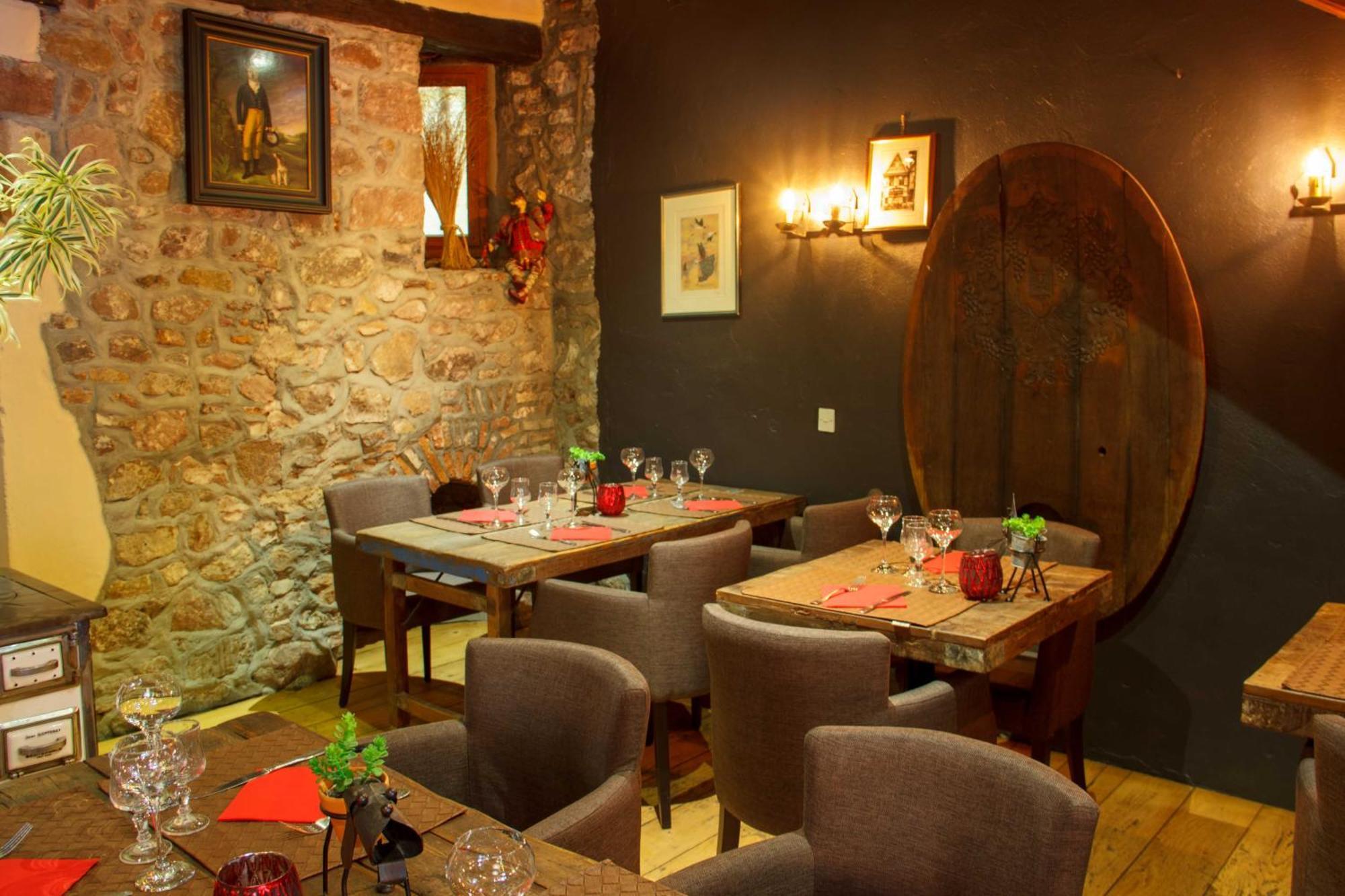 Hotel Au Cerf Riquewihr Esterno foto